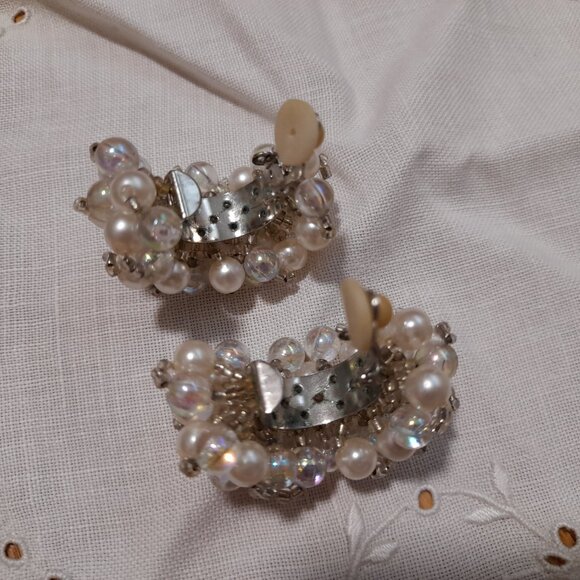 Vintage Earrings Faux Pearls Iridescent Bead Clusters Clip On Large Statement We - Picture 8 of 11